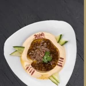 HUMMUS MIT FLEISCH
