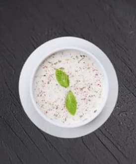 MINZ-JOGHURT MIT GURKEN